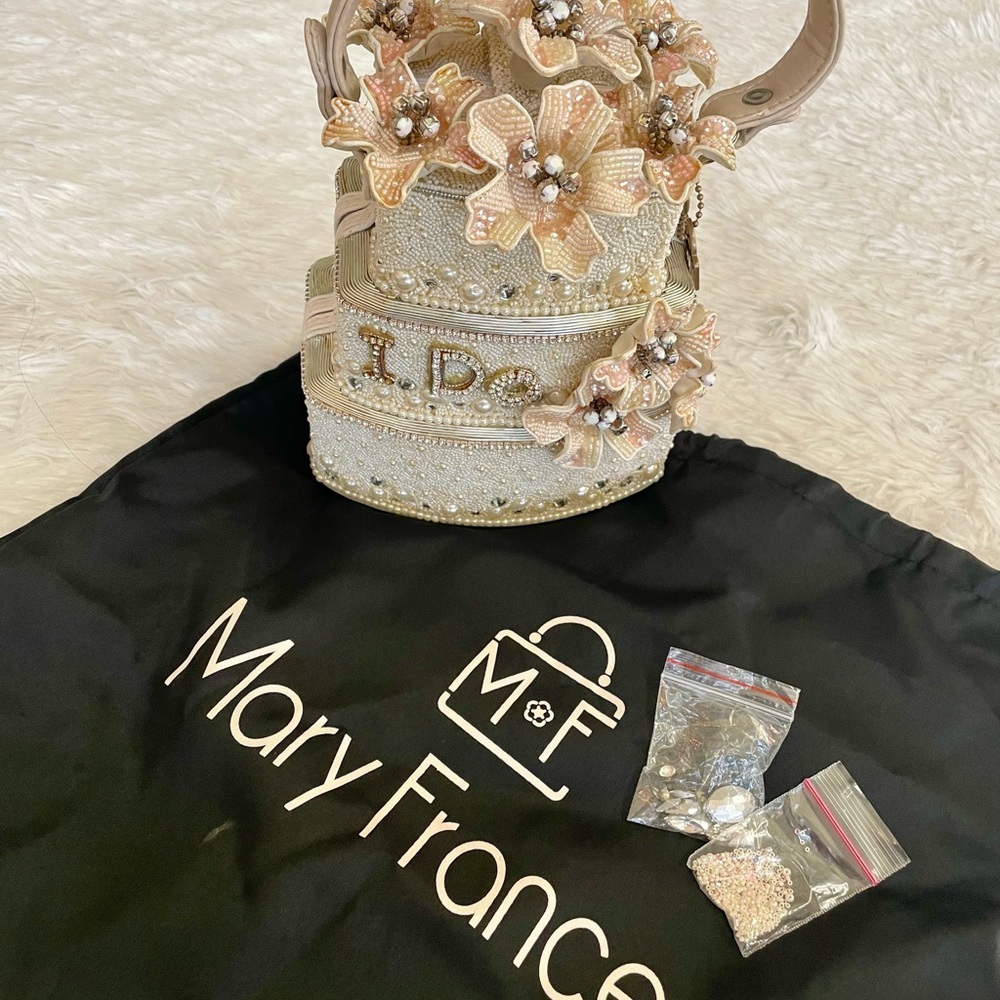 Mary Frances “I Do” wedding cake beaded purse